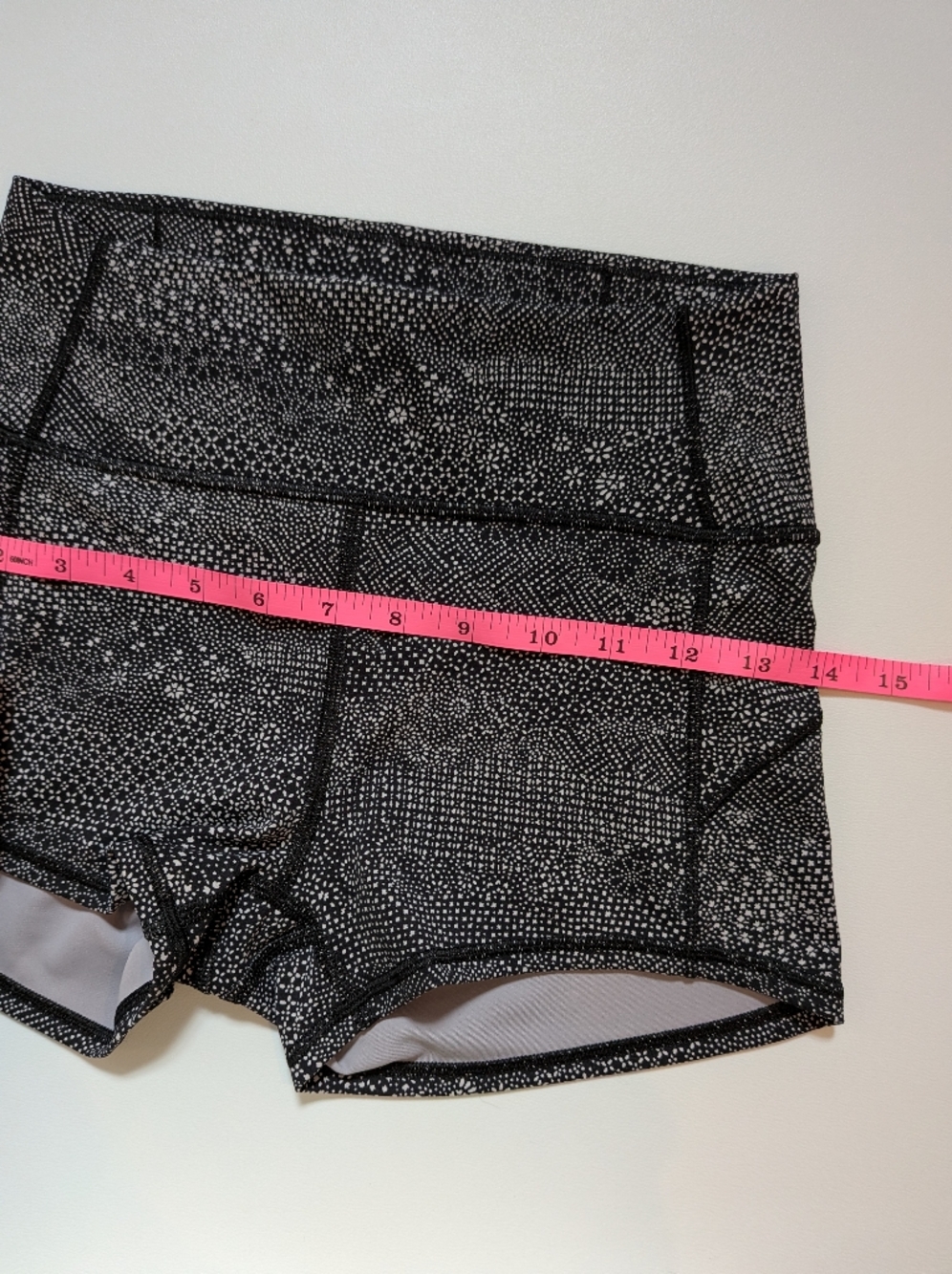 Lululemon In Movement Shorts 💎 RARE 💎 - Picture 10 of 11